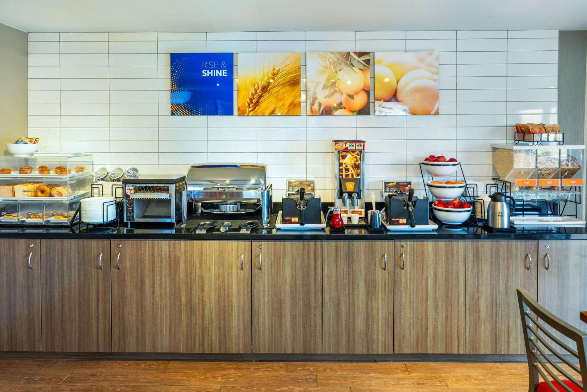 Comfort Inn Charlottetown Bagian luar foto